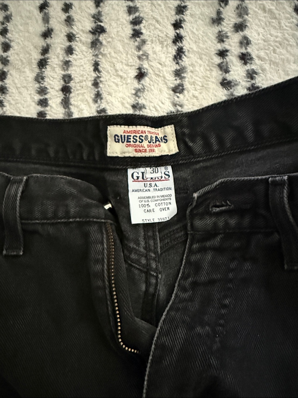 GUESS Black High-Rise Women’s Jean shorts- Classic Denim